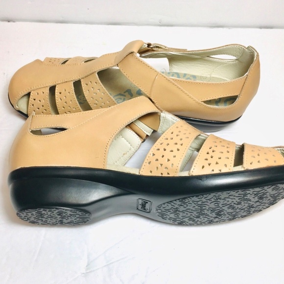 Propet Unisex-Adult Propet  April Fisherman Beige Leather Sandals Oyster 9M main image 11
